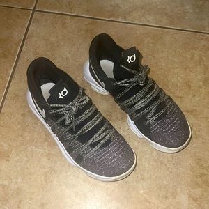 Nike KD Kevin Durant Basketball Shoes